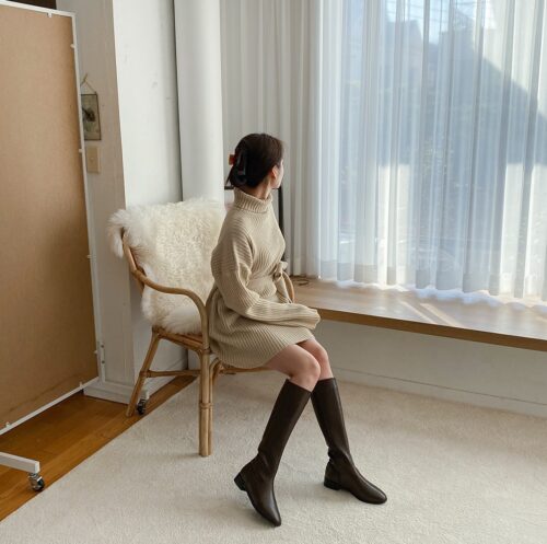 折り返すぐらいならロングでいいよな。女性のブーツにとてつもないフェチを感じる方P64